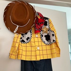 DISNEY PIXAR Toy Story Woody costume, size 4